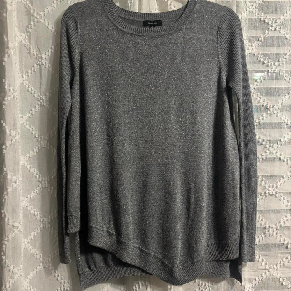 Verve Ami Womens Gray Shimmer Metallic Knit Asymmetrical Hem Sweater Size Small‎